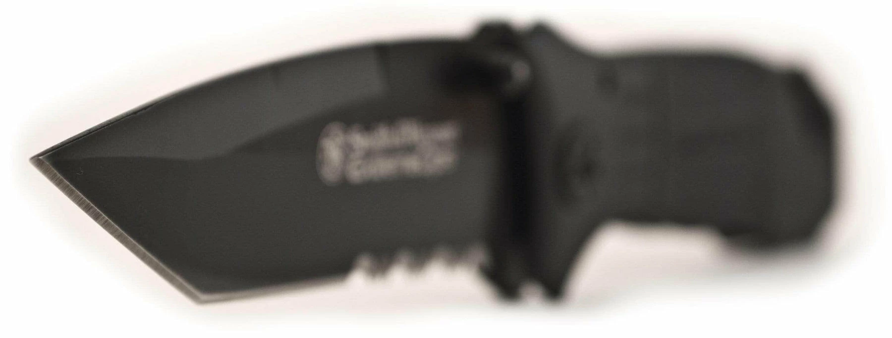 Smith & Wesson Extreme Ops Tanto Pocket Knife With Partially Serrated Blade SWFR2S - Image 3