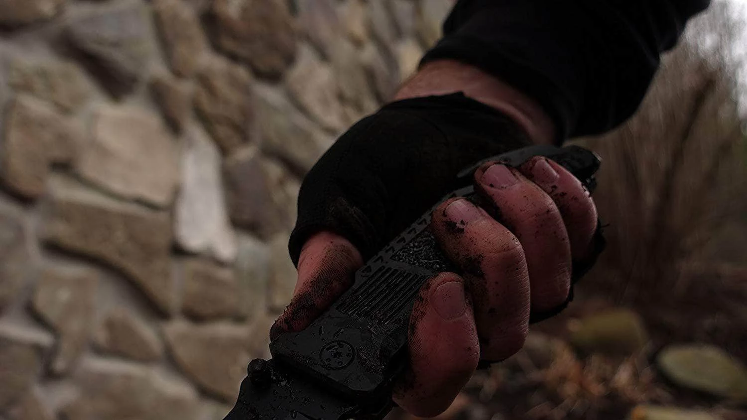 Smith & Wesson SWBG2TS Border Guard 2 Pocket Knife W/Black Coated Partially Serrated Tanto Blade - Image 3